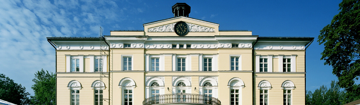 Vuojoen kartano keltainen vanha kartano edestäpäin