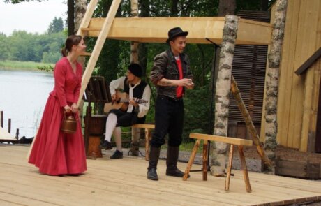 Kuivalahden kesäteatteri: Paimentyttö ja Anna Rogel